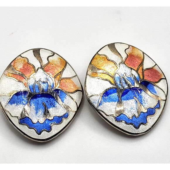 Vintage Clip Earrings. Coral, Turquoise, Silver Like, Oval. 1.5” L x 1” - Picture 1 of 3